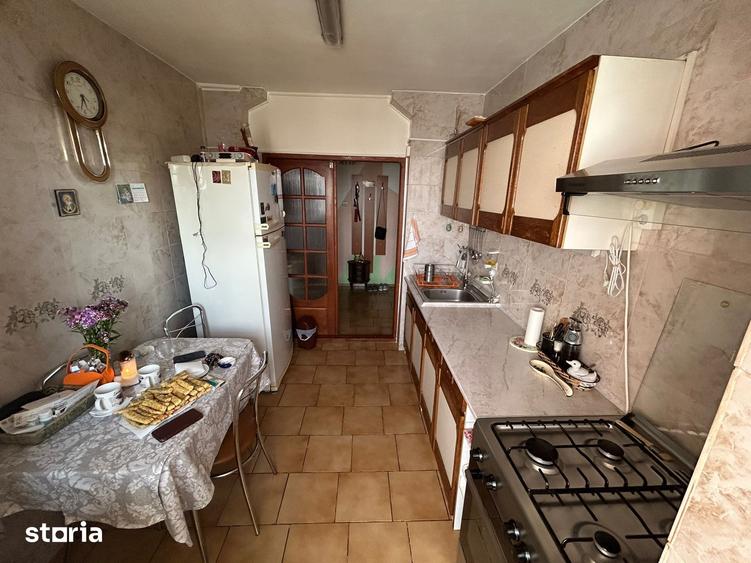 Apartament cu 3 camere decomandat în Rahova