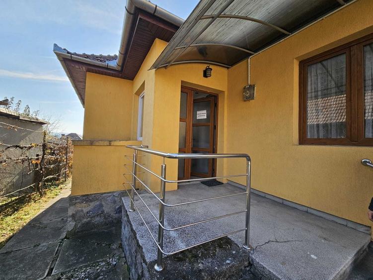 Casă cu 3 camere în Central