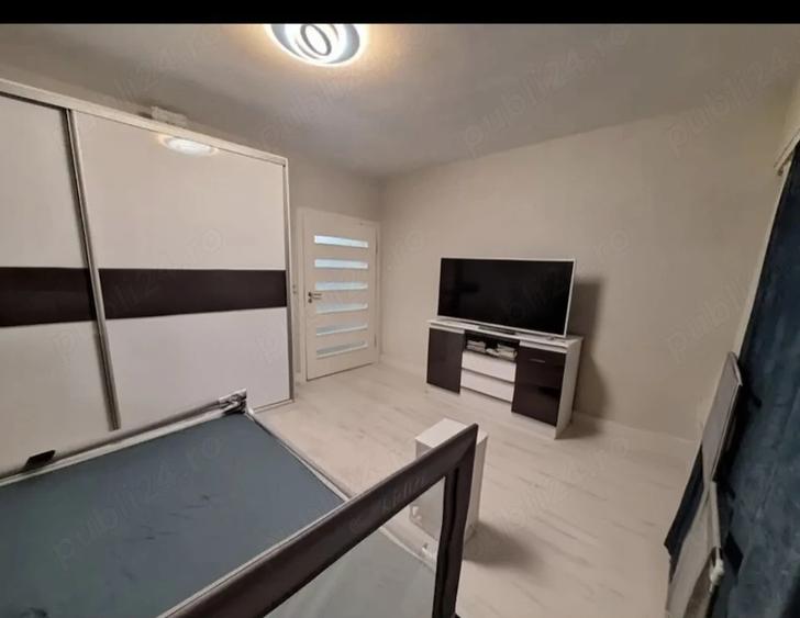Apartament cu 2 camere decomandat în Craiovița Nouă