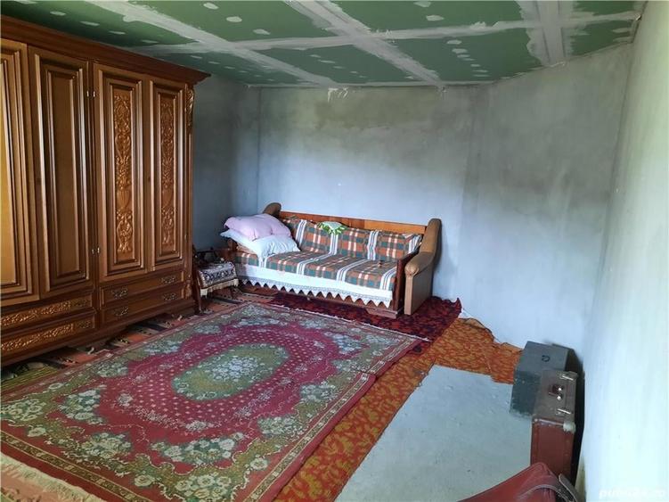 Casă cu 5 camere cu Teren 1000 Mp în Central