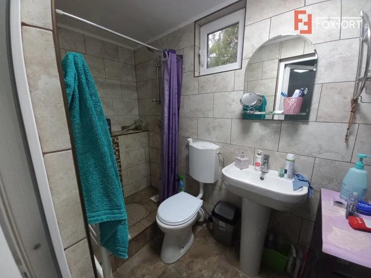 Casă cu Teren 3000 Mp în Plopi