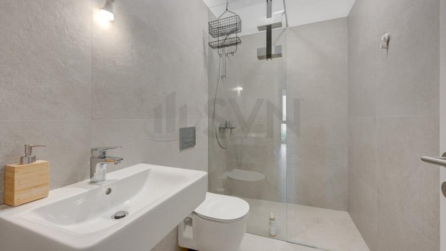 Apartament cu 3 camere semidecomandat în Herăstrău