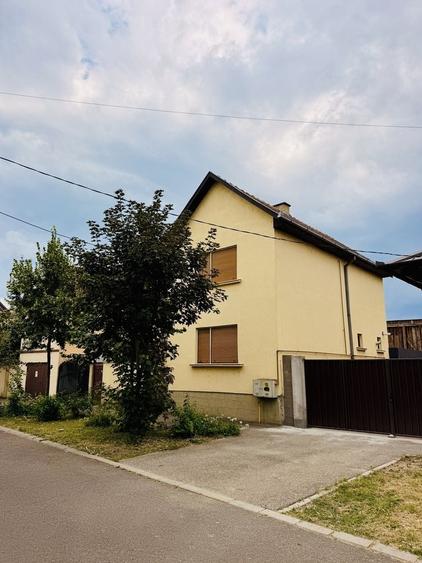 Casă cu 3 camere în Central