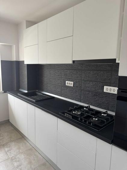 Apartament cu 3 camere decomandat în Calea Romanului