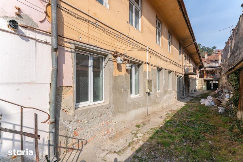 Casă cu Teren 696 Mp în Bartolomeu