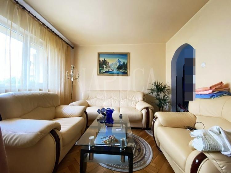 Apartament cu 4 camere decomandat în Mărăști — fotografia 1
