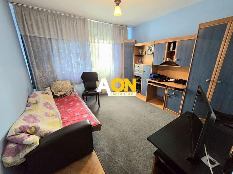 Apartament cu 3 camere decomandat, mobilat în Central
