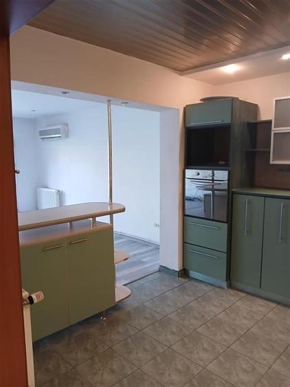 Casă cu 4 camere cu Teren 250 Mp în Pipera