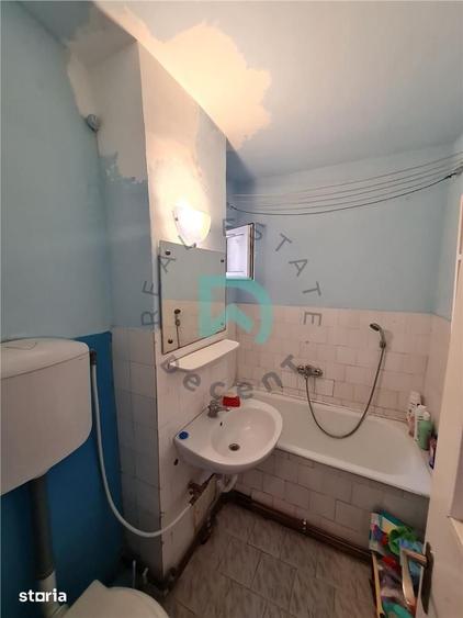 Apartament cu 3 camere decomandat în Astra