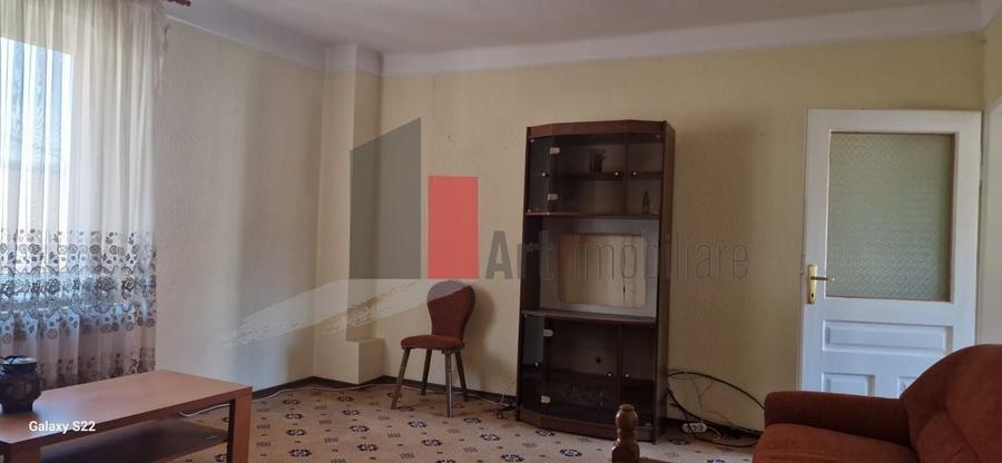 Casă individuală cu 3 camere cu Canalizare în Central
