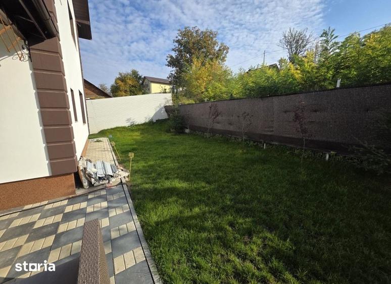 Casă cu 5 camere cu Teren 700 Mp în Valea Lupului