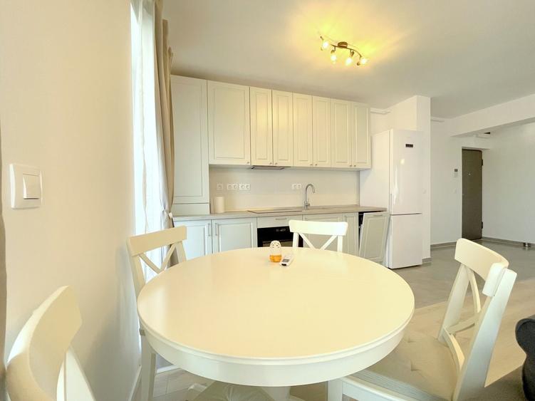 Apartament cu 3 camere decomandat, mobilat în Lipovei