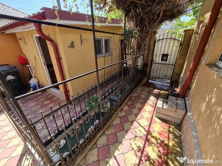 Casă cu 4 camere cu Teren 185 Mp în Dacia