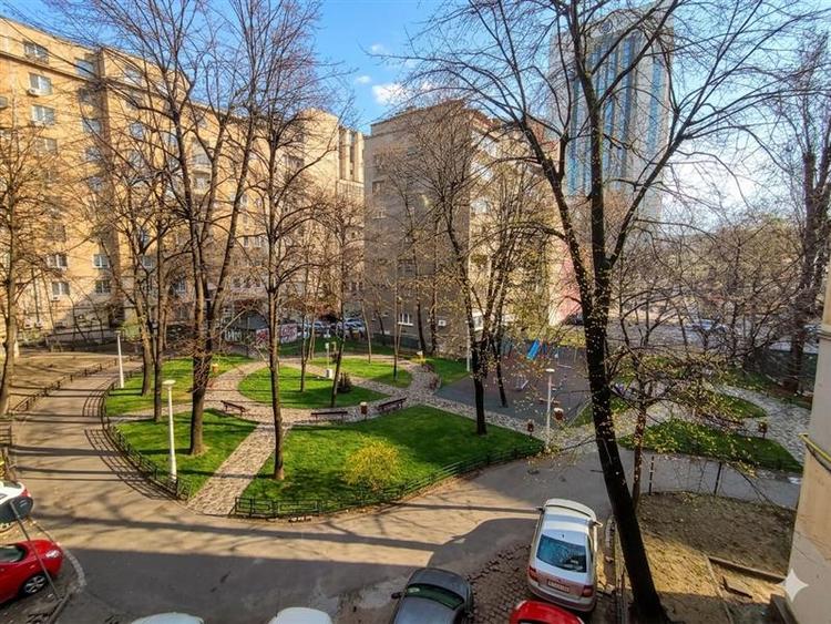 Apartament cu 2 camere semidecomandat în Romană