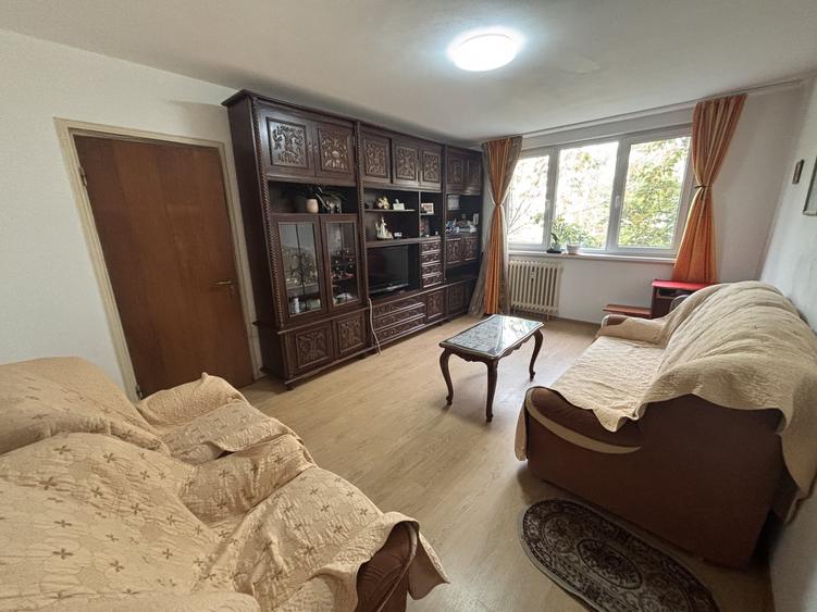 Apartament cu 3 camere decomandat în 1 Decembrie 1918