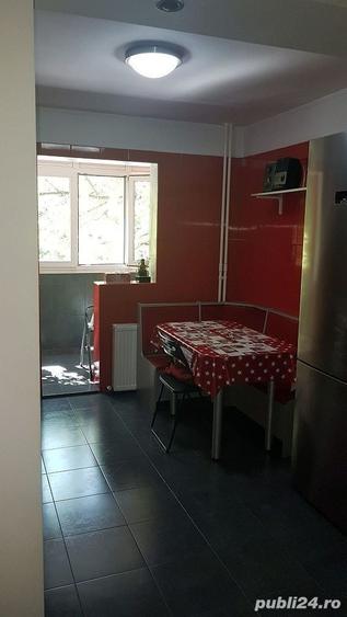 Apartament cu 3 camere decomandat în Drumul Taberei