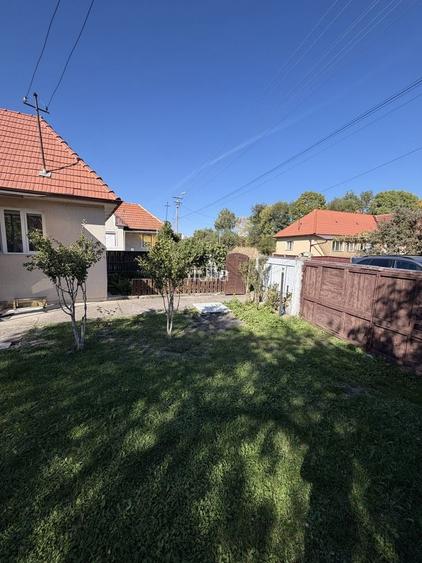 Casa la tara renovata, cu livada si gradina mare Podeni judet CLUJ