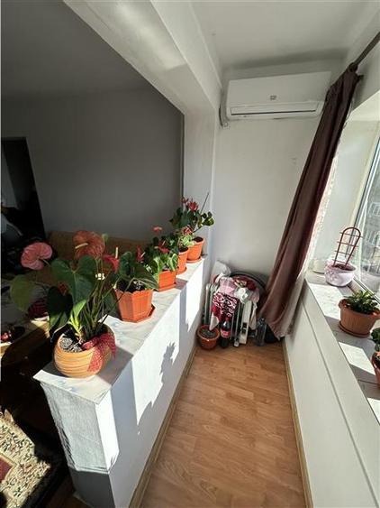 Apartament cu 3 camere semidecomandat în Circumvalațiunii