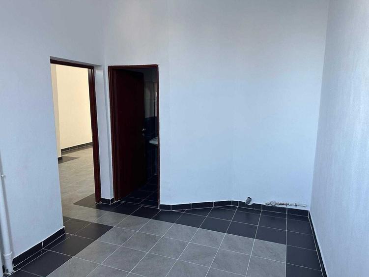 Spațiu comercial, de 290 mp, în Prundu