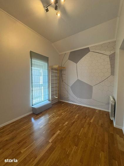 Casă cu 5 camere cu Teren 200 Mp în Central
