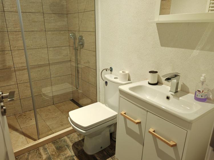 Apartament cu 4 camere decomandat, mobilat în Centrul Istoric
