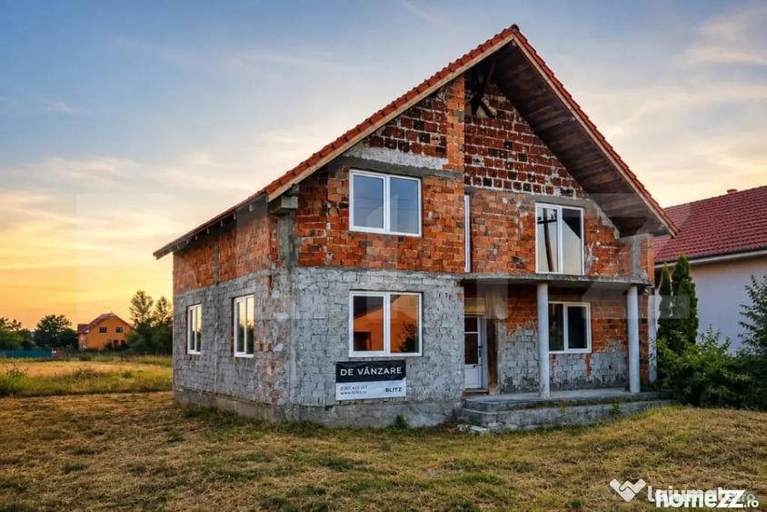 Casă cu 5 camere cu Teren 1000 Mp în Vetiș