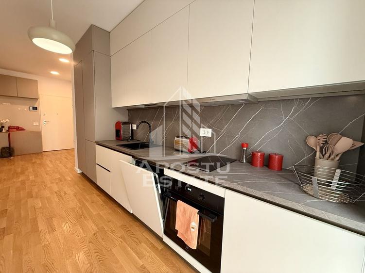 Apartament cu 2 camere decomandat, mobilat în Central