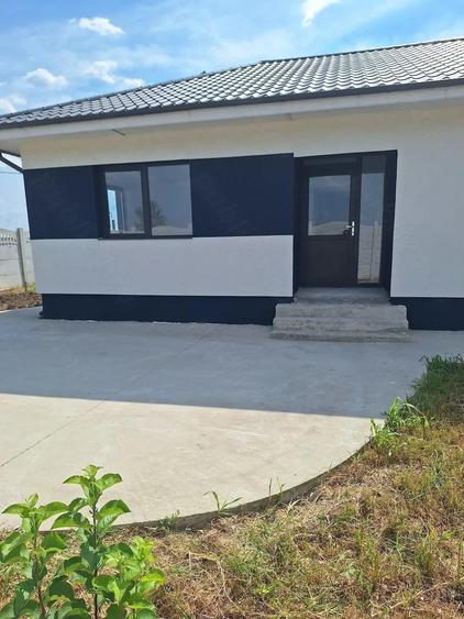 Casă cu Teren 520 Mp în Stâlpu