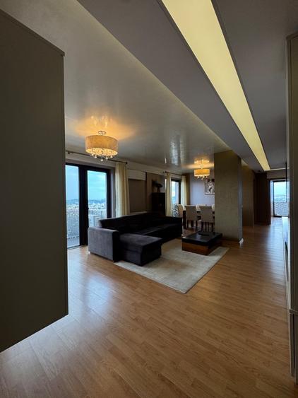 Apartament cu 3 camere decomandat în Zorilor