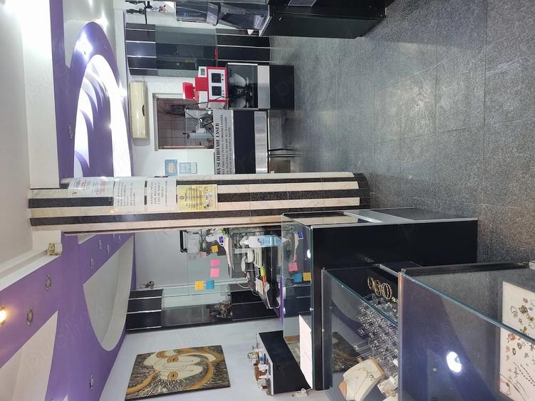 Spațiu comercial, de 360 mp, în Central