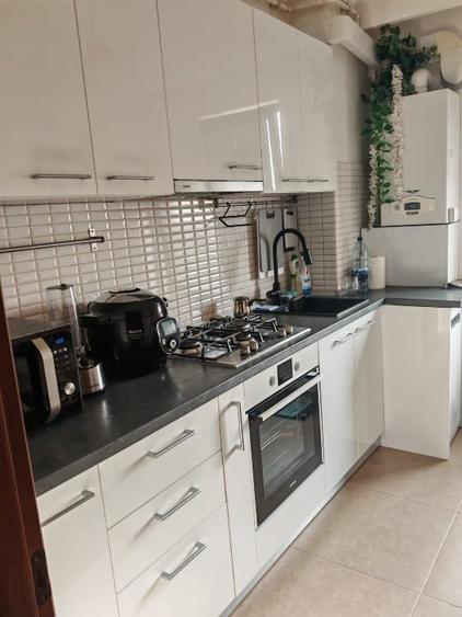 Apartament cu 3 camere decomandat, mobilat în Km 4-5