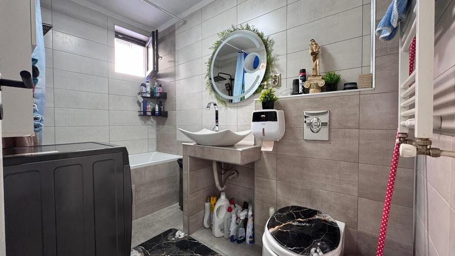 Apartament cu 3 camere decomandat, mobilat în Șelimbăr