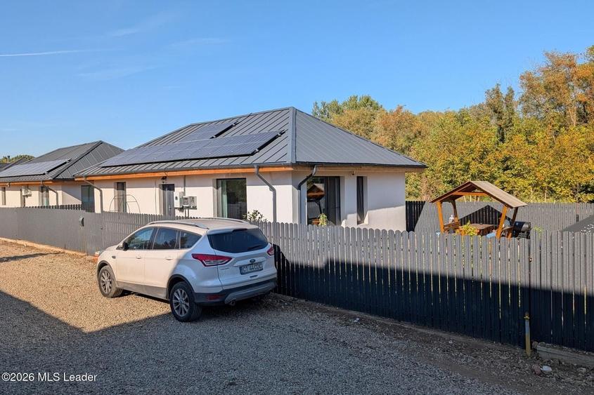 Casă individuală cu 3 camere cu Canalizare în Clinceni