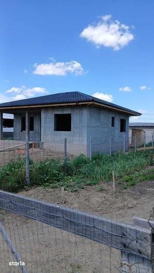 Casă cu 3 camere cu Teren 75 Mp în Muntenii de Sus