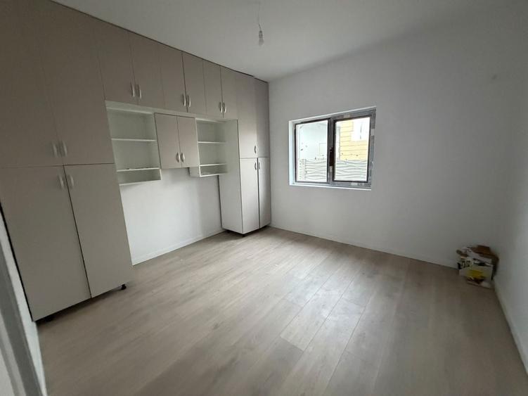 Casă individuală cu 3 camere cu Canalizare în Central