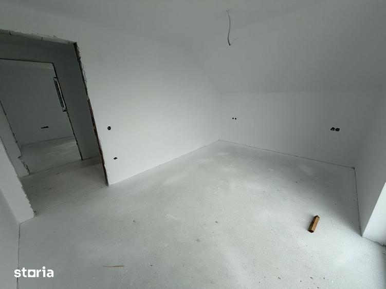 Casă cu 4 camere cu Teren 330 Mp în Ștrand