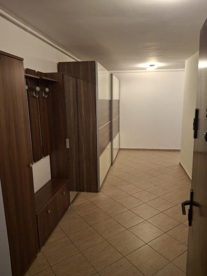 Apartament cu 3 camere decomandat, mobilat în Bucureștii Noi