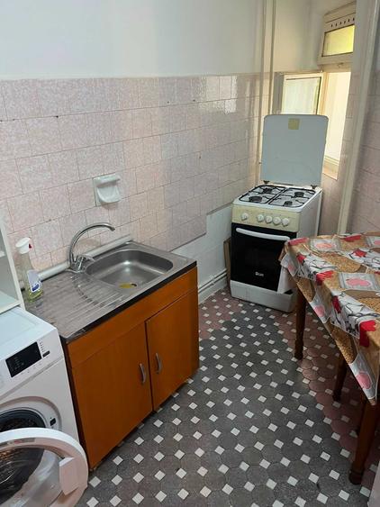 Garsonieră decomandată în Central