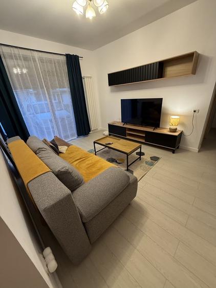 Apartament cu 2 camere semidecomandat în Giroc
