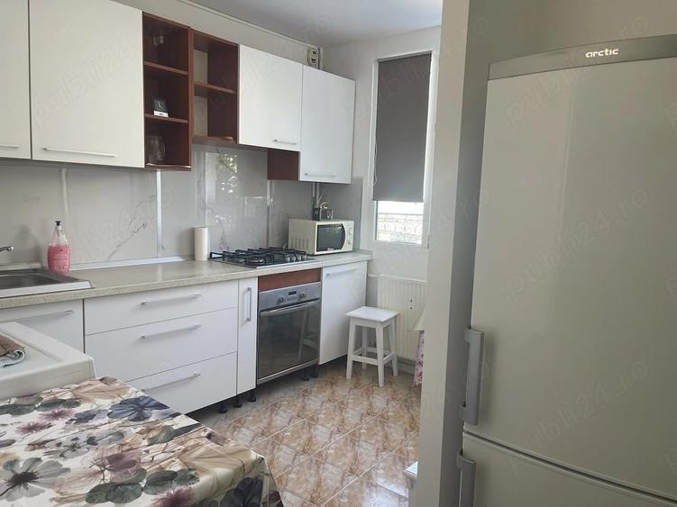 Apartament cu 2 camere decomandat în Păcii