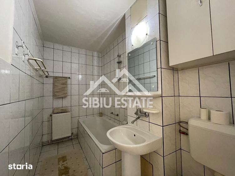 Apartament cu 3 camere decomandat în Terezian