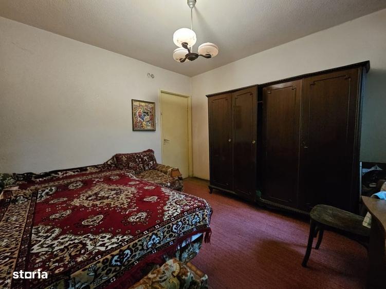 Apartament cu 3 camere semidecomandat în Giulești