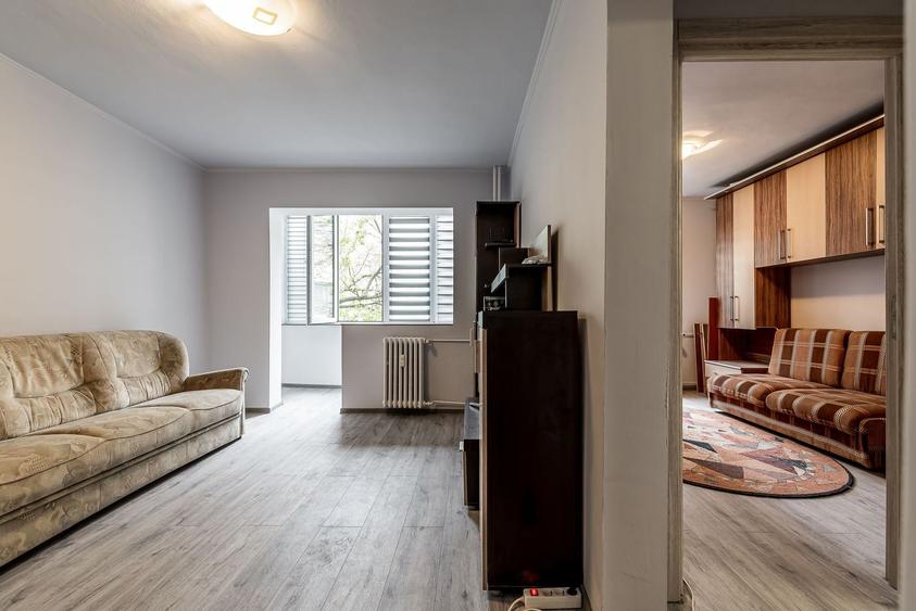Apartament cu 2 camere semidecomandat în Aurel Vlaicu