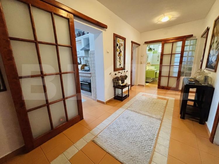 Apartament cu 3 camere decomandat, mobilat în Centrul Istoric