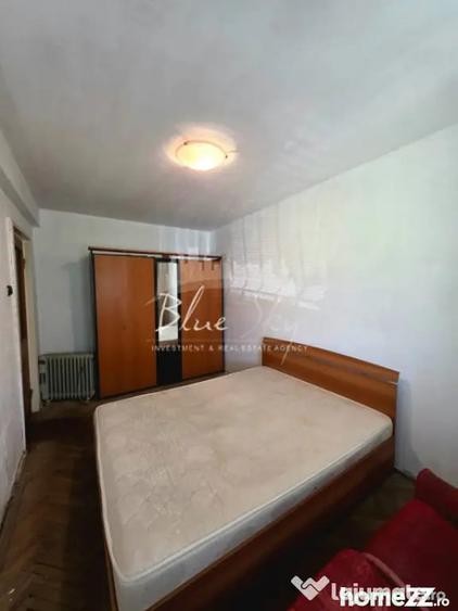 Apartament cu 3 camere semidecomandat în Tăbăcărie