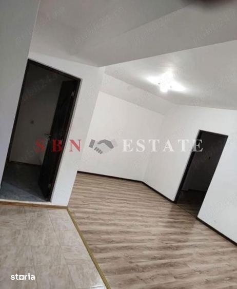Apartament cu 3 camere semidecomandat în Crângași