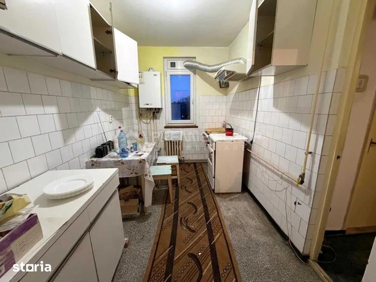 Apartament cu 3 camere decomandat în Tătărași
