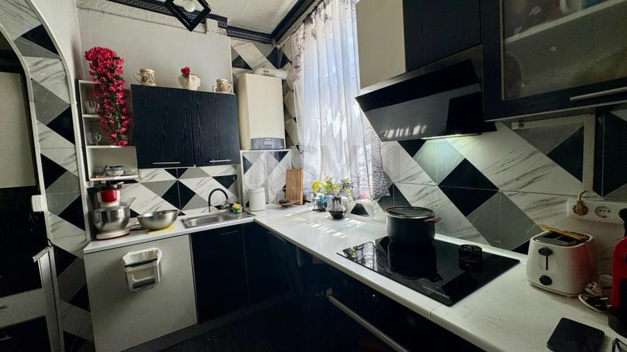Apartament cu 3 camere decomandat, mobilat în Titulescu