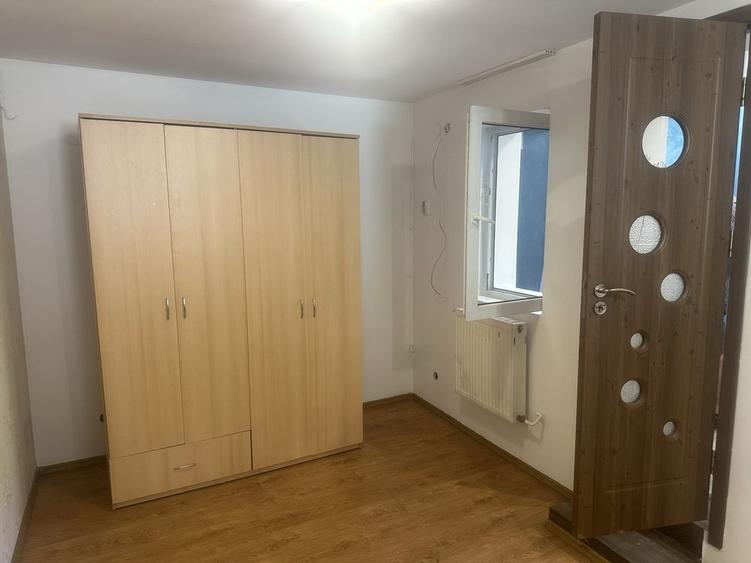 Casă cu 4 camere cu Teren 350 Mp în Colentina