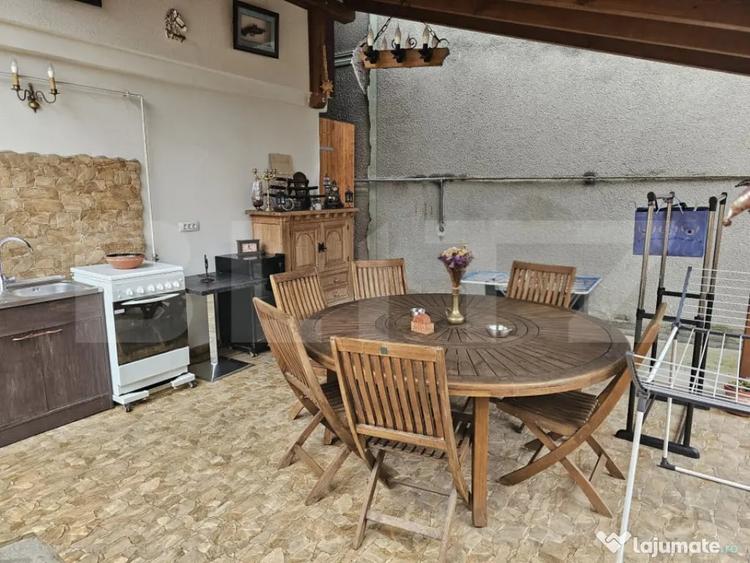Apartament cu 3 camere semidecomandat în Central